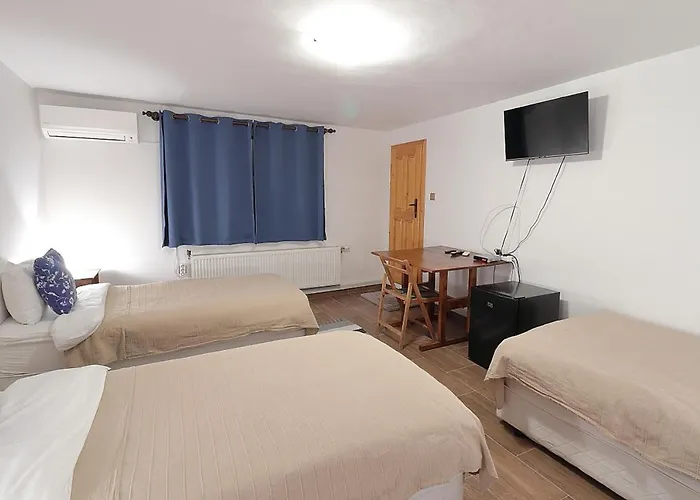 Хижа природозащитен център източни родопи *